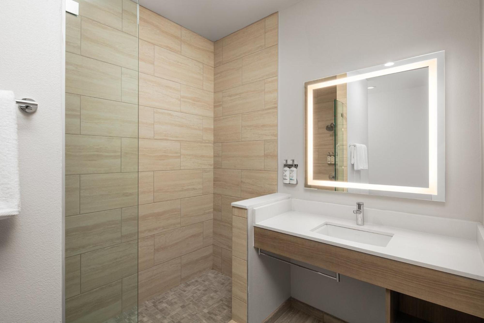 Holiday Inn Express Hotel & Suites Ventura Harbor By Ihg Экстерьер фото